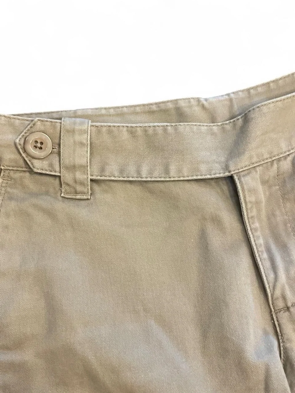 The North Face women’s khaki shorts size 4 #outdoor #hiking